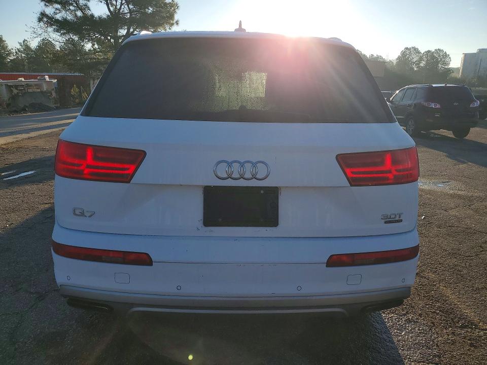 Продаж на аукціоні авто 2018 Audi Q7, vin: WA1LAAF73JD002494, номер лоту: 41945216