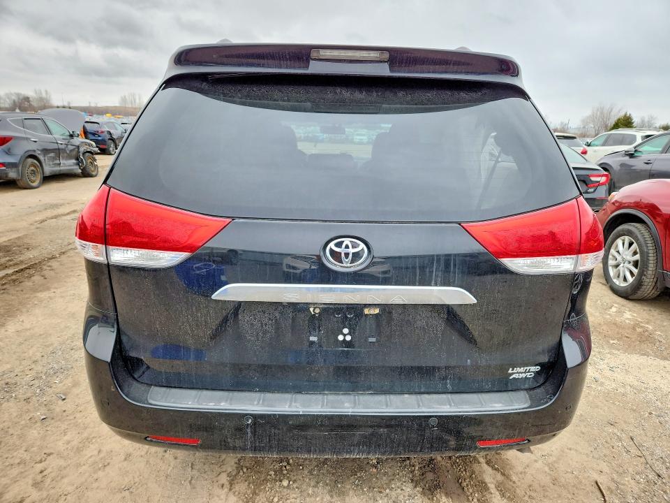 79727655 :رقم المزاد ، 5TDDK3DCXES072118 vin ، 2014 Toyota Sienna مزاد بيع