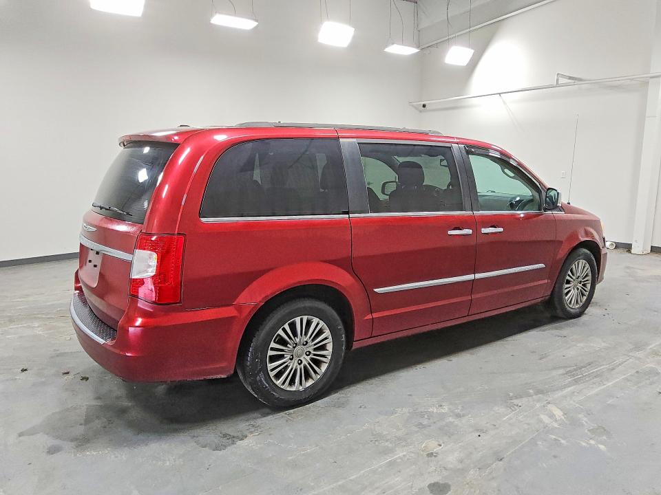 2016 Chrysler Town & Country მანქანა იყიდება აუქციონზე, vin: 2C4RC1CG0GR269595, აუქციონის ნომერი: 79016055