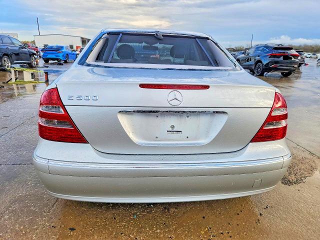 45597806 :رقم المزاد ، WDBUF70J65A649514 vin ، 2005 Mercedes-benz E مزاد بيع