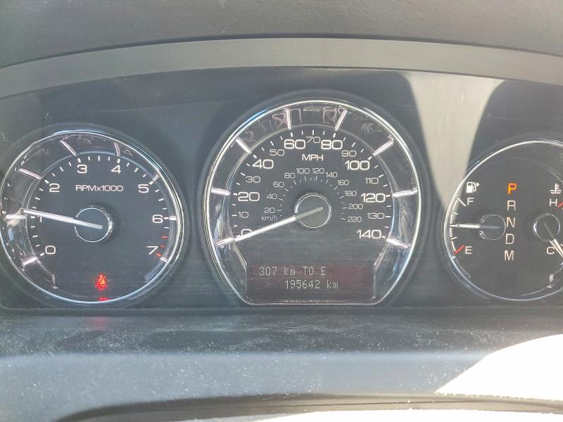 47417336 :رقم المزاد ، 1LNHL9DR0AG609715 vin ، 2010 Lincoln Townhouse Mks 4dr مزاد بيع