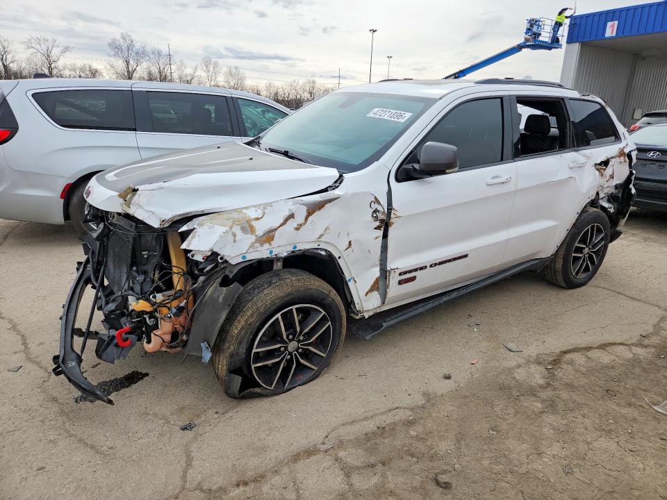 47271896 :رقم المزاد ، 1C4RJFLG9HC604981 vin ، 2017 Jeep Grand Cherokee مزاد بيع