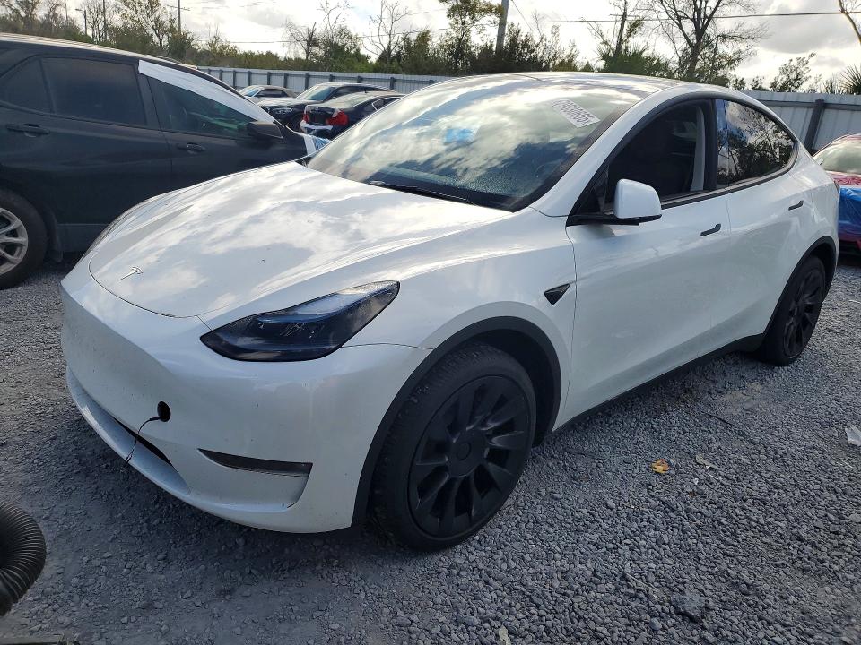 2025 Tesla Model Y მანქანა იყიდება აუქციონზე, vin: 7SAYGAEE2SF227884, აუქციონის ნომერი: 79630605
