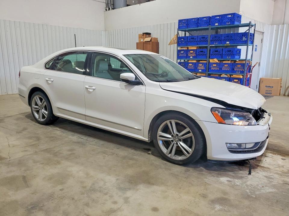 42066346 :رقم المزاد ، 1VWCV7A38FC064274 vin ، 2015 Volkswagen Passat مزاد بيع