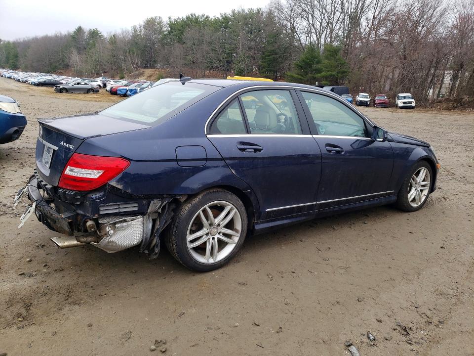 2013 Mercedes-benz C მანქანა იყიდება აუქციონზე, vin: WDDGF8AB8DG129750, აუქციონის ნომერი: 48254186