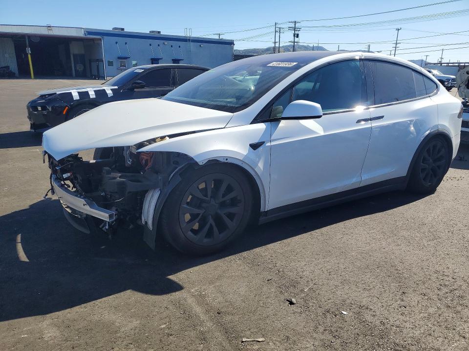 41601936 :رقم المزاد ، 7SAXCDE5XNF360177 vin ، 2022 Tesla Model X مزاد بيع