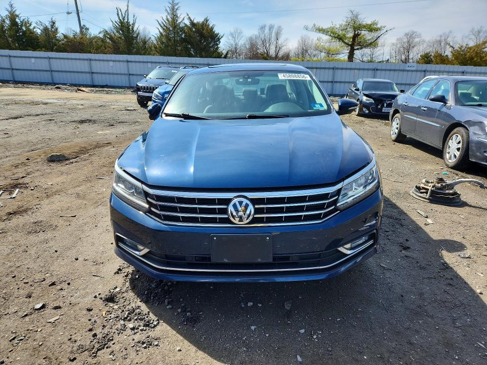 Продажа на аукционе авто 2018 Volkswagen Passat, vin: 1VWBA7A3XJC027629, номер лота: 45808856