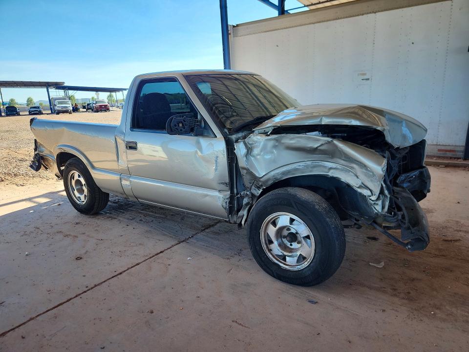 46242026 :رقم المزاد ، 1GTCS14521K164634 vin ، 2001 Gmc Sonoma مزاد بيع