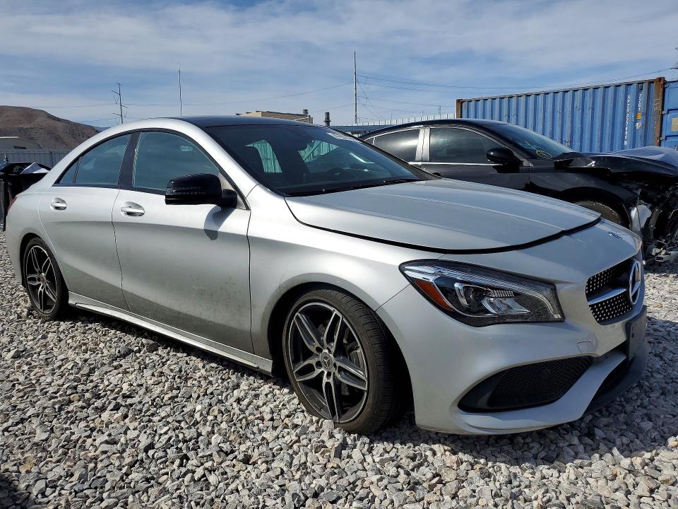 47652766 :رقم المزاد ، WDDSJ4EB1JN566718 vin ، 2018 Mercedes-benz Cla مزاد بيع