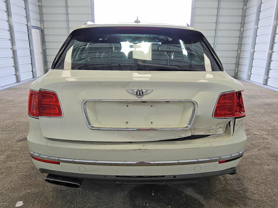 2017 Bently Bentayga მანქანა იყიდება აუქციონზე, vin: SJAAC2ZV8HC015170, აუქციონის ნომერი: 49638436