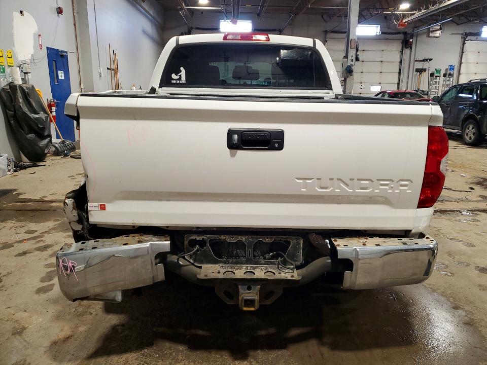 79050605 :رقم المزاد ، 5TFDY5F17HX598906 vin ، 2017 Toyota Tundra مزاد بيع