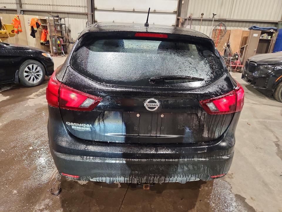 45513396 :رقم المزاد ، JN1BJ1CP8HW015605 vin ، 2017 Nissan Rogue Sport مزاد بيع