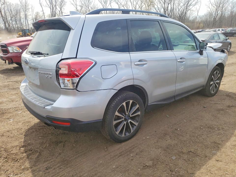 47869636 :رقم المزاد ، JF2SJGEC2JH435575 vin ، 2018 Subaru Forester مزاد بيع