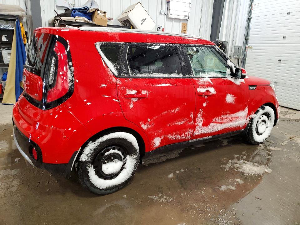 2017 Kia Soul მანქანა იყიდება აუქციონზე, vin: KNDJP3A55H7886749, აუქციონის ნომერი: 41801056