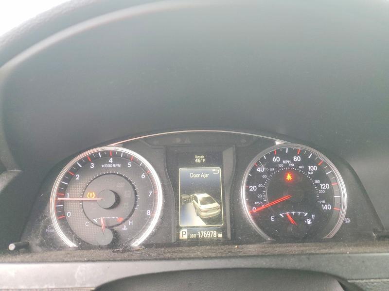 79109125 :رقم المزاد ، 4T1BF1FK9HU313392 vin ، 2017 Toyota Camry مزاد بيع