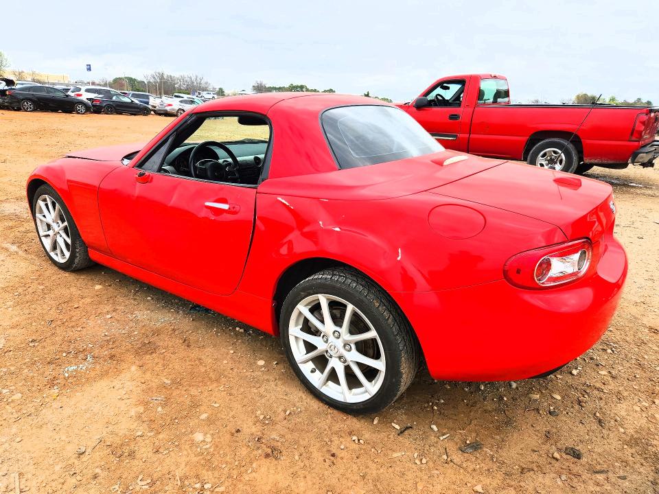 45667186 :رقم المزاد ، JM1NC2PF5B0217632 vin ، 2011 Mazda Mx-5 Miata مزاد بيع
