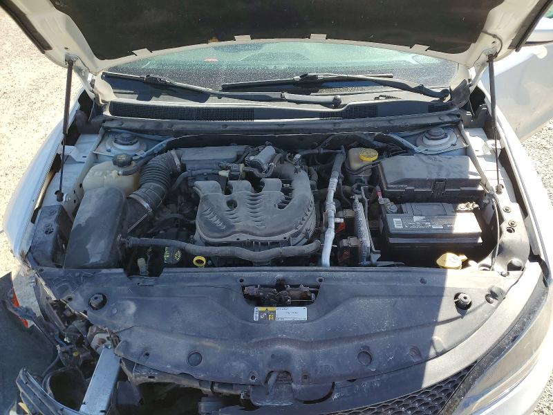 47330956 :رقم المزاد ، 1C3CCCDG4FN556924 vin ، 2015 Chrysler 200 مزاد بيع