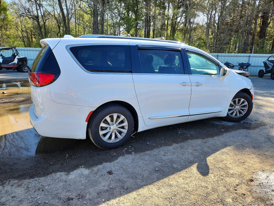 Продажа на аукционе авто 2018 Chrysler Pacifica, vin: 2C4RC1BG9JR120210, номер лота: 46497136