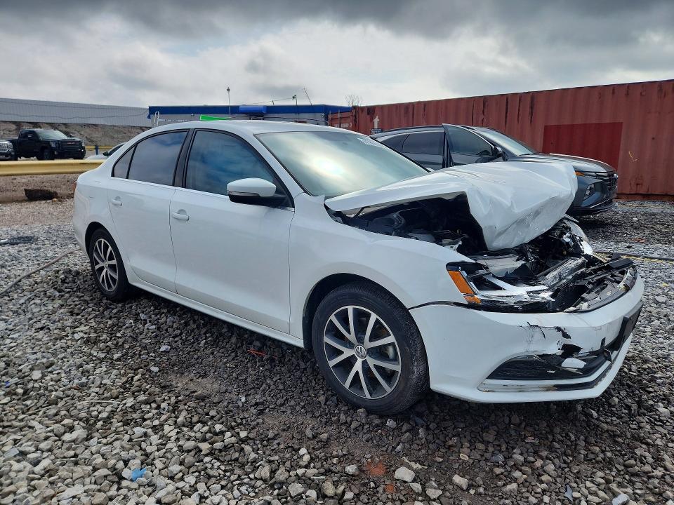 41805146 :رقم المزاد ، 3VWDB7AJ5HM385394 vin ، 2017 Volkswagen Jetta مزاد بيع