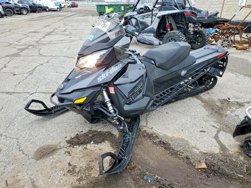 45968776 :رقم المزاد ، 2BPSUGHB3HV000143 vin ، 2017 Ski Doo Renegade Enduro 800r مزاد بيع