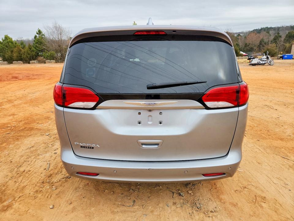 Продажа на аукционе авто 2017 Chrysler Pacifica, vin: 2C4RC1DG2HR502571, номер лота: 79702035