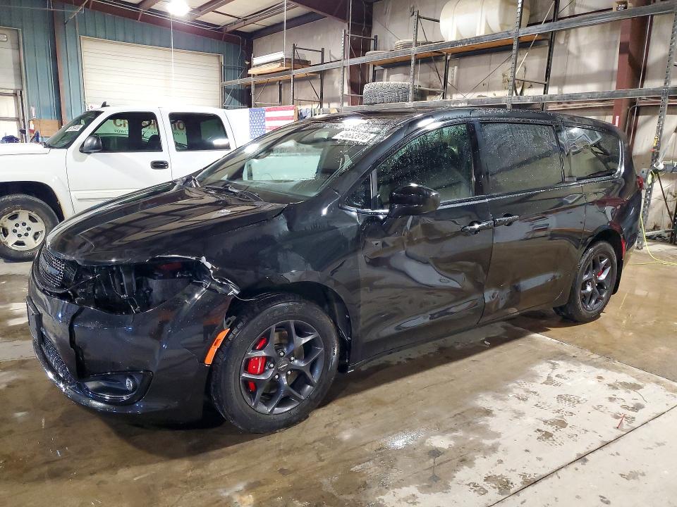 46653916 :رقم المزاد ، 2C4RC1FG3LR100421 vin ، 2020 Chrysler Pacifica مزاد بيع