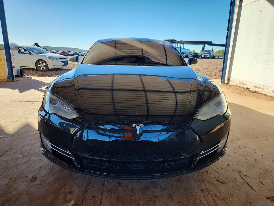 2015 Tesla Model S მანქანა იყიდება აუქციონზე, vin: 5YJSA1H25FF086482, აუქციონის ნომერი: 45603256