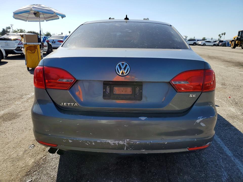 45518876 :رقم المزاد ، 3VWD17AJ7EM425232 vin ، 2014 Volkswagen Jetta مزاد بيع