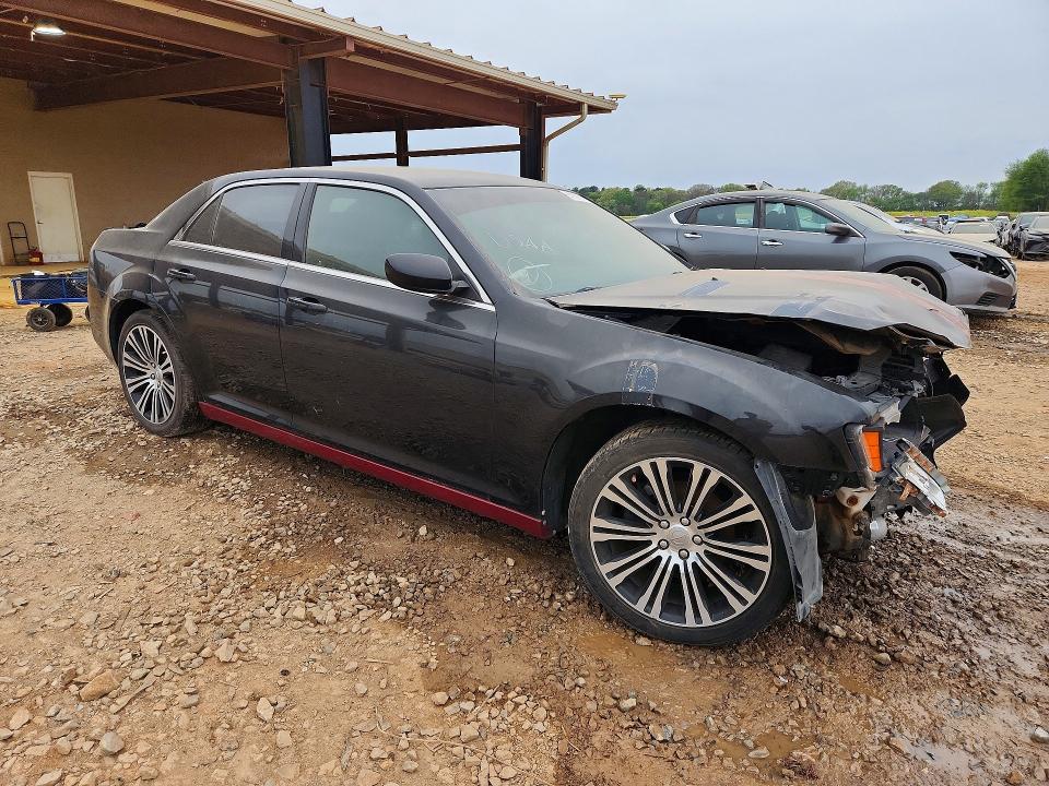 2014 Chrysler 300 მანქანა იყიდება აუქციონზე, vin: 2C3CCABGXEH118939, აუქციონის ნომერი: 47576176