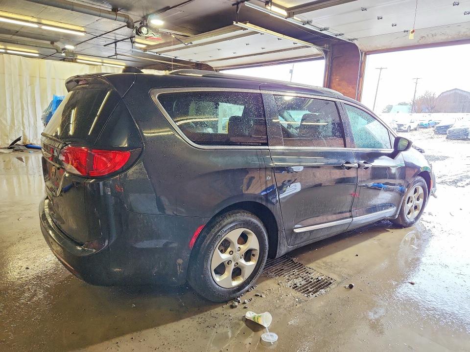 79893605 :رقم المزاد ، 2C4RC1EG0HR837617 vin ، 2017 Chrysler Pacifica مزاد بيع