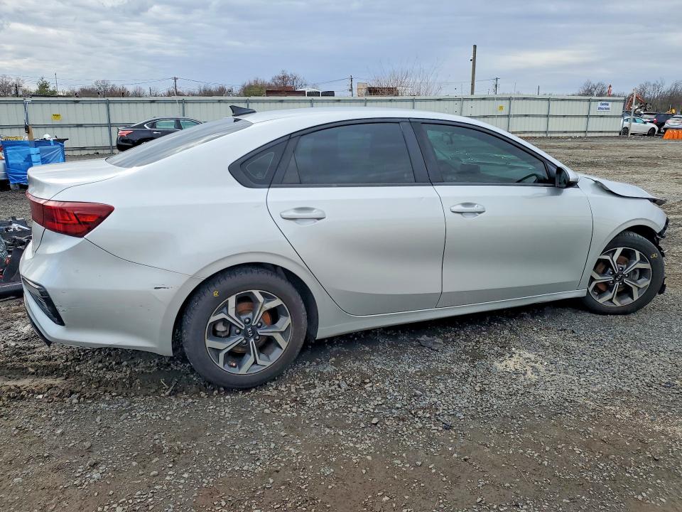 2020 Kia Forte მანქანა იყიდება აუქციონზე, vin: 3KPF24AD1LE163250, აუქციონის ნომერი: 46052416