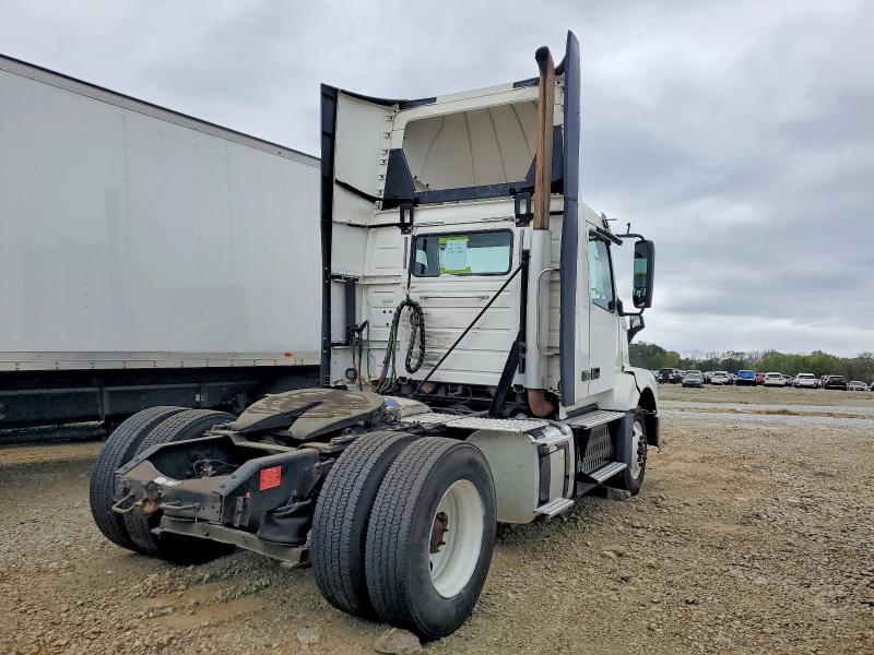 2017 Volvo Vnl მანქანა იყიდება აუქციონზე, vin: 4V4N39TGXHN988112, აუქციონის ნომერი: 46209326