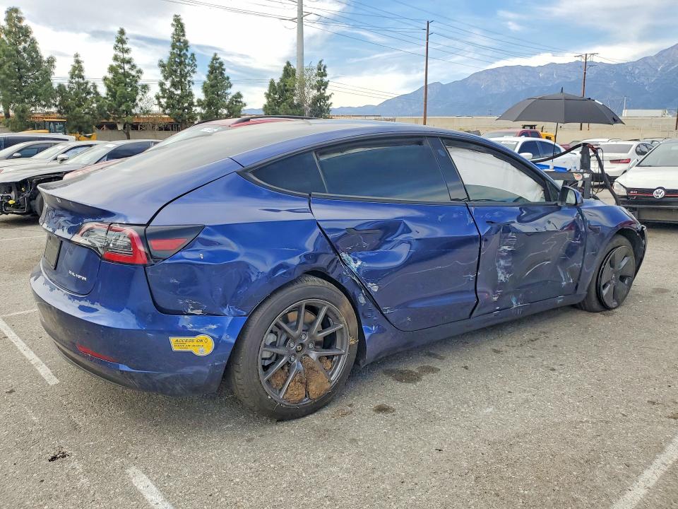 45804376 :رقم المزاد ، 5YJ3E1EB7NF135841 vin ، 2022 Tesla Model 3 مزاد بيع