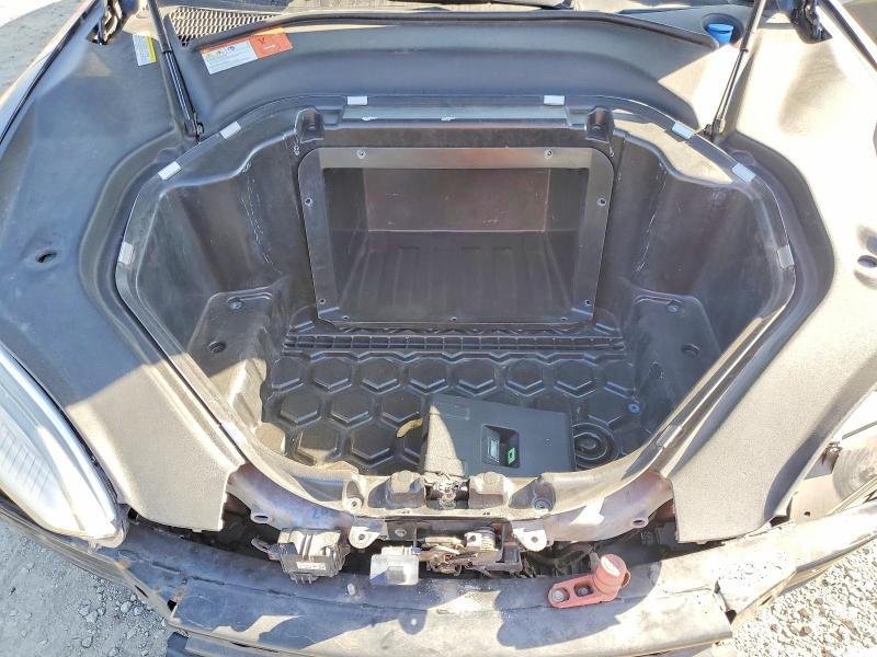 47201236 :رقم المزاد ، 5YJSA1H12FF083546 vin ، 2015 Tesla Model S مزاد بيع