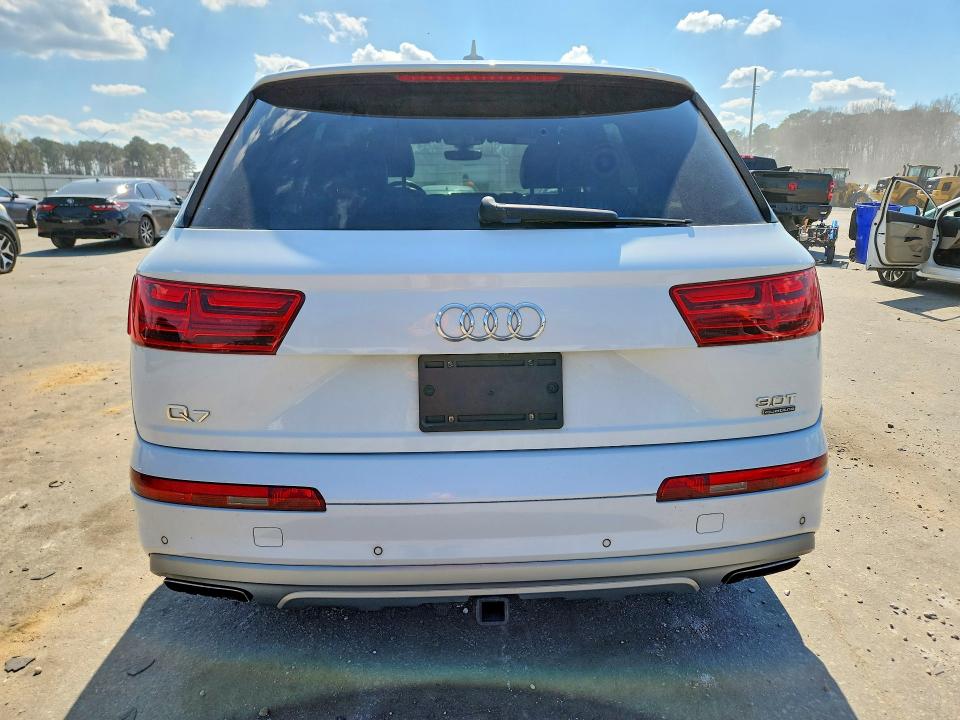 2017 Audi Q7 მანქანა იყიდება აუქციონზე, vin: WA1LAAF75HD030632, აუქციონის ნომერი: 45674936