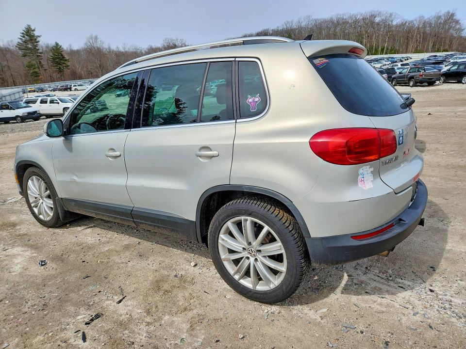 45995706 :رقم المزاد ، WVGBV3AX4EW555735 vin ، 2014 Volkswagen Tiguan مزاد بيع