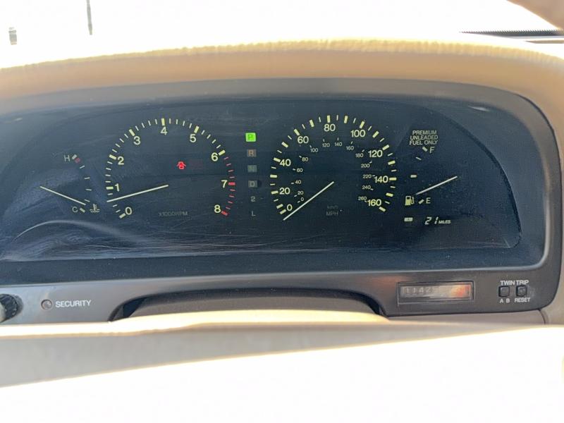 1992 Lexus Ls 400 მანქანა იყიდება აუქციონზე, vin: JT8UF11E8N0141128, აუქციონის ნომერი: 46362806