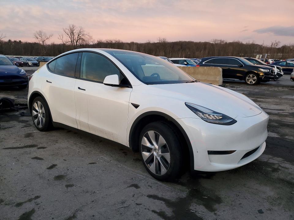 46028896 :رقم المزاد ، 7SAYGDEE5PA110998 vin ، 2023 Tesla Model Y مزاد بيع