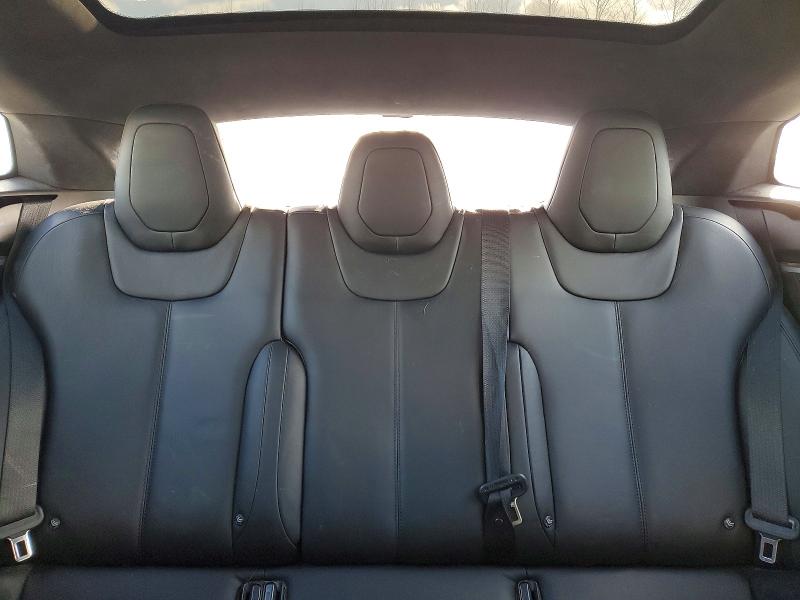41607356 :رقم المزاد ، 5YJSA1E21GF130063 vin ، 2016 Tesla Model S مزاد بيع