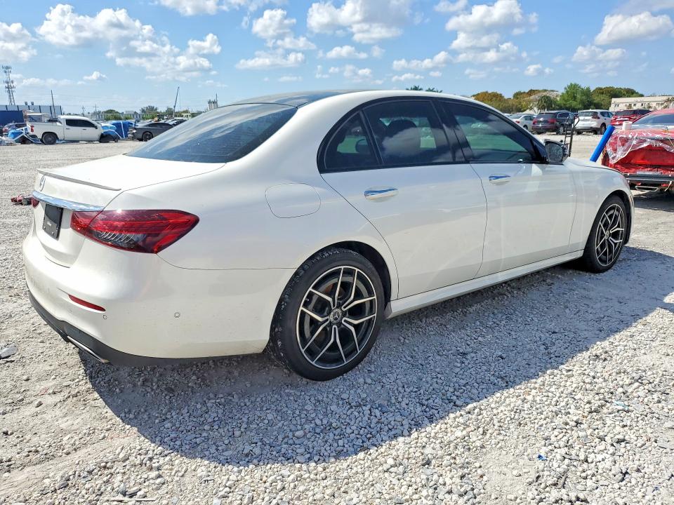 2022 Mercedes-benz E მანქანა იყიდება აუქციონზე, vin: W1KZF8DB3NB076944, აუქციონის ნომერი: 47630296