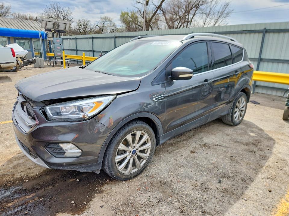 47004806 :رقم المزاد ، 1FMCU0J99JUB16785 vin ، 2018 Ford Escape مزاد بيع