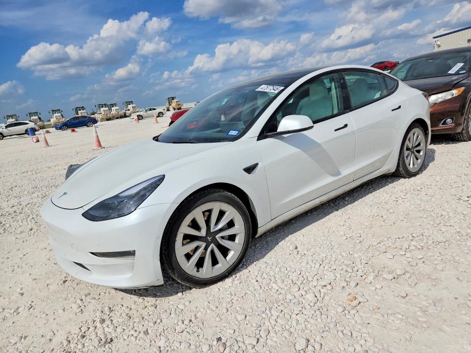 2022 Tesla Model 3 მანქანა იყიდება აუქციონზე, vin: 5YJ3E1EB5NF197027, აუქციონის ნომერი: 47877546