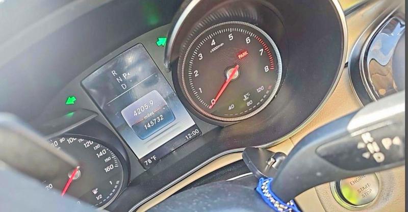 Продажа на аукционе авто 2017 Mercedes-benz C, vin: 55SWF4KBXHU216920, номер лота: 45596486