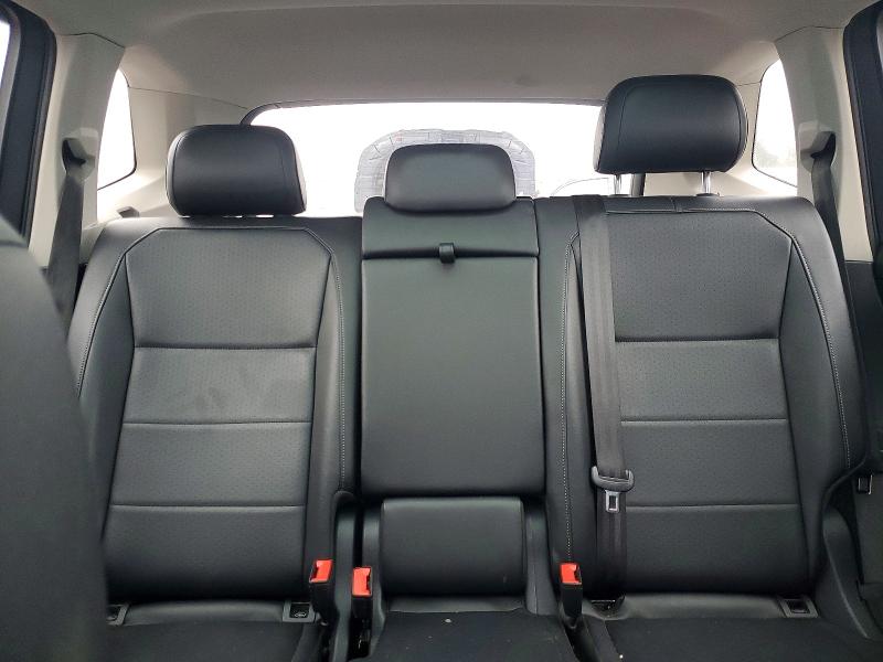 79690745 :رقم المزاد ، 3VV2B7AX4JM052271 vin ، 2018 Volkswagen Tiguan مزاد بيع