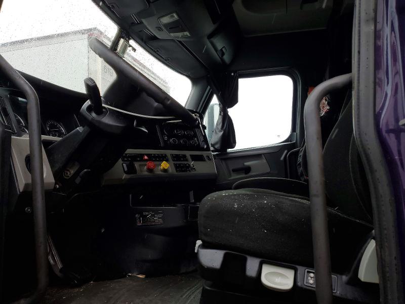 Продаж на аукціоні авто 2019 Freightliner Cascadia 126, vin: 3AKJHHDR4KSKJ6713, номер лоту: 77283735