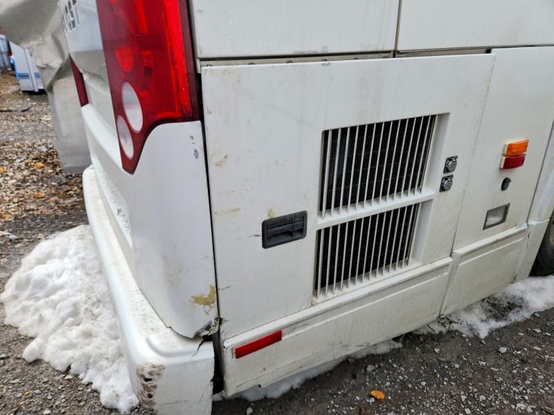 46446386 :رقم المزاد ، 2PCH33494GC713104 vin ، 2016 Prevost Bus مزاد بيع