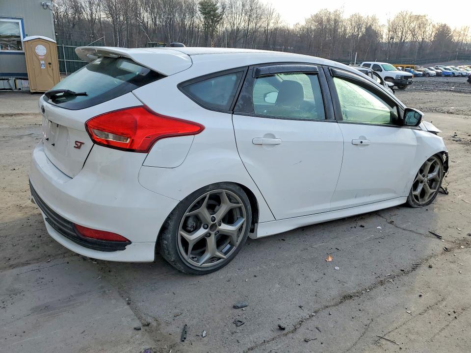 2017 Ford Focus მანქანა იყიდება აუქციონზე, vin: 1FADP3L96HL281259, აუქციონის ნომერი: 46915496