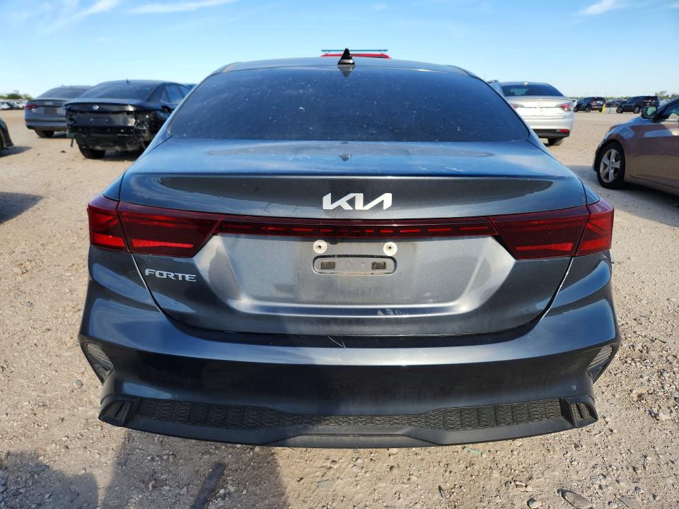 46384846 :رقم المزاد ، 3KPF24ADXNE437127 vin ، 2022 Kia Forte مزاد بيع