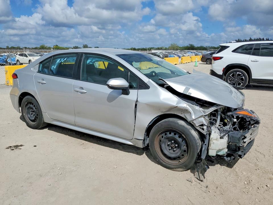 41882096 :رقم المزاد ، 5YFEPMAE4NP338632 vin ، 2022 Toyota Corolla مزاد بيع