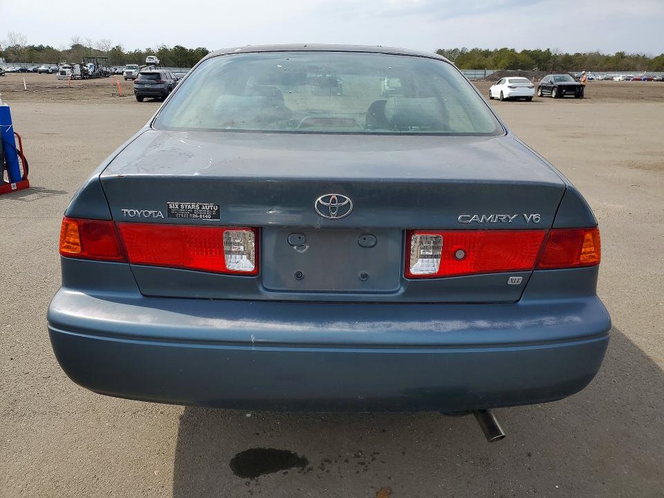 48184506 :رقم المزاد ، 4T1BF28K21U964405 vin ، 2001 Toyt Camry مزاد بيع